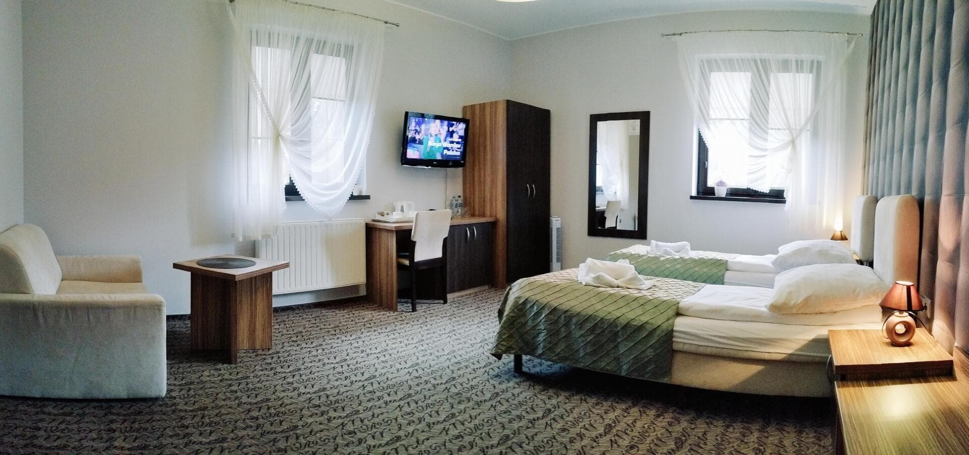 Pokój Standard Plus z łóżkiem i kanapą